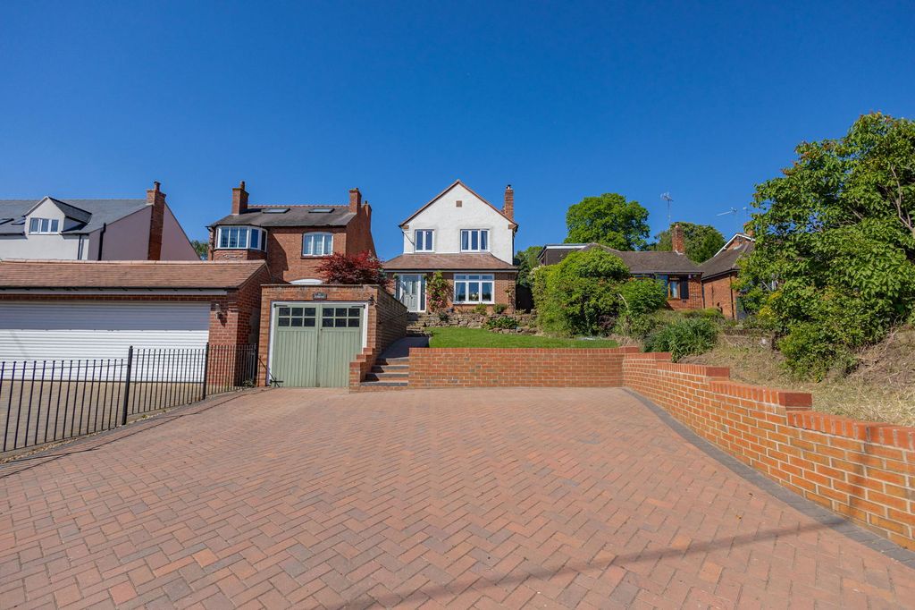 Property photo 3 of 32