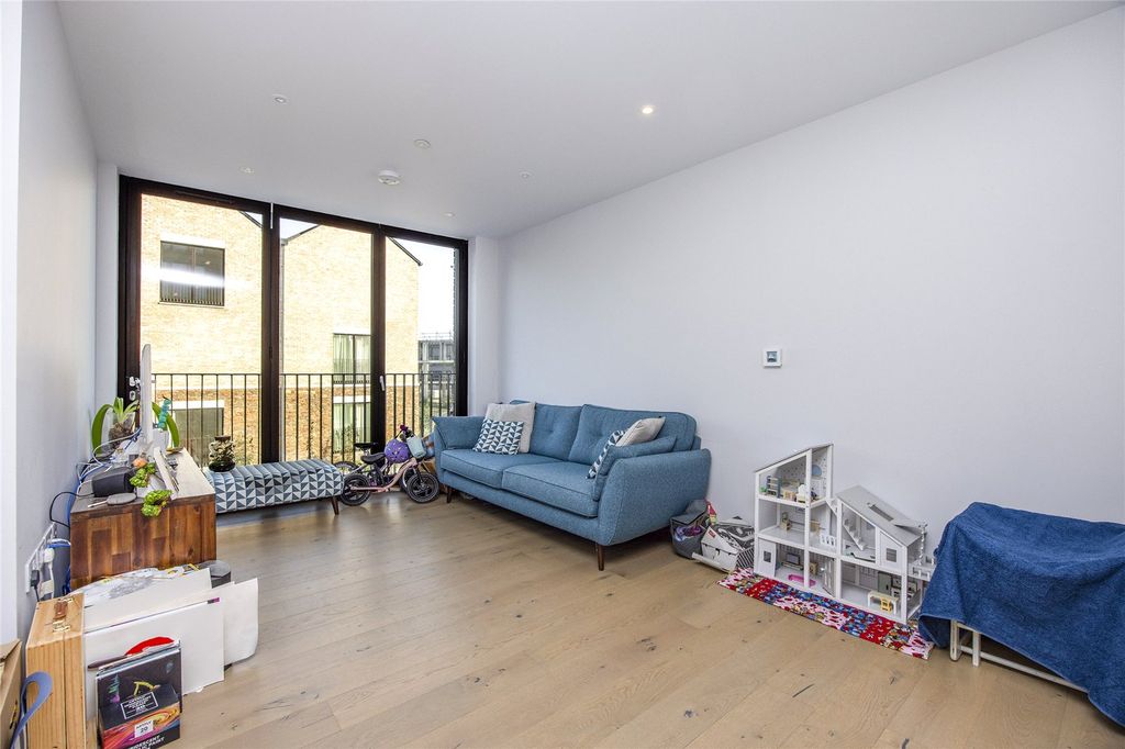 Property photo 2 of 12 Picture No. 24