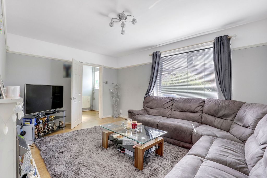 Property photo 2 of 14