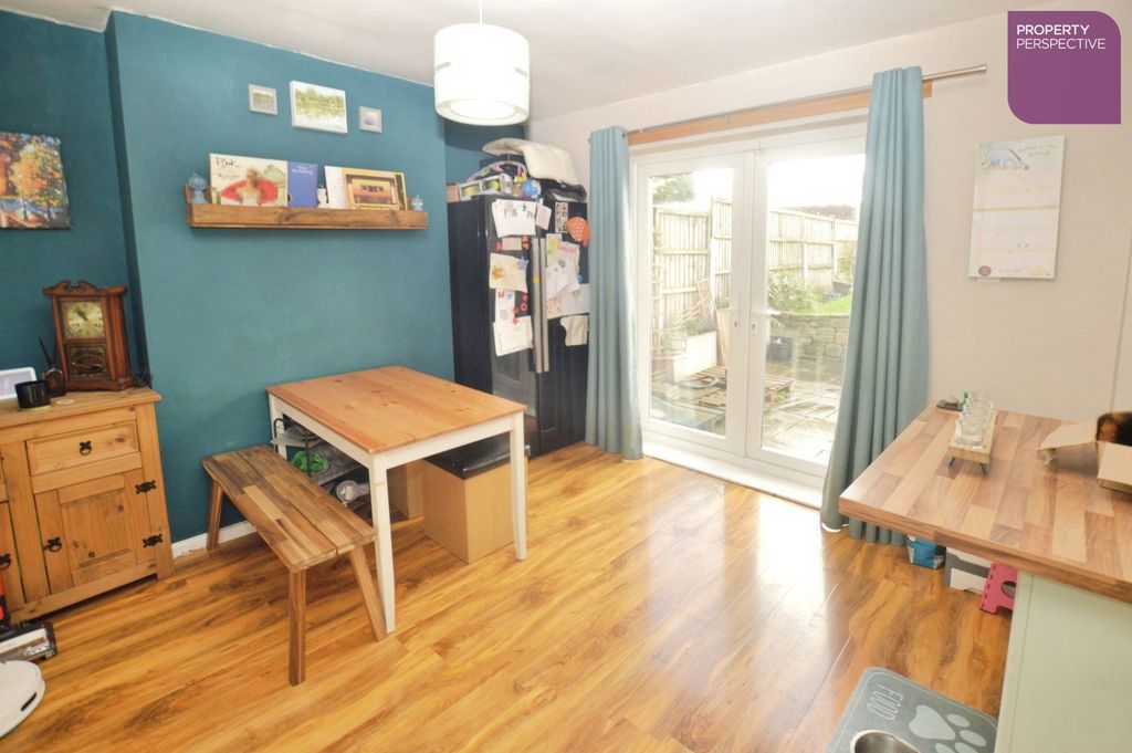 Property photo 3 of 12 Dining Area