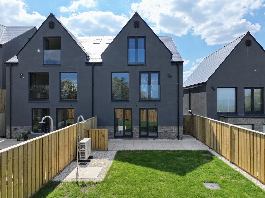 Property photo 1 of 71