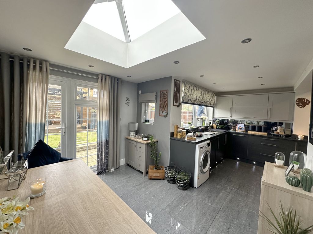 Property photo 2 of 26 5451194