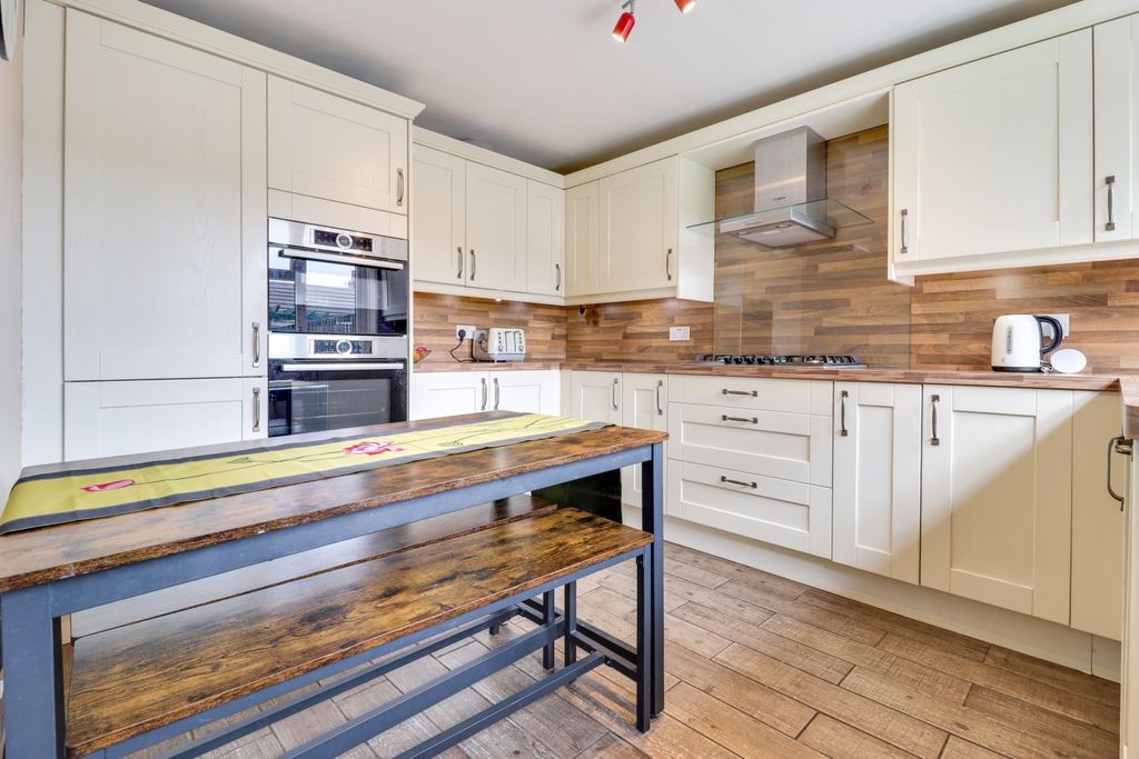 Property photo 2 of 21 Img_6536-Img_6538