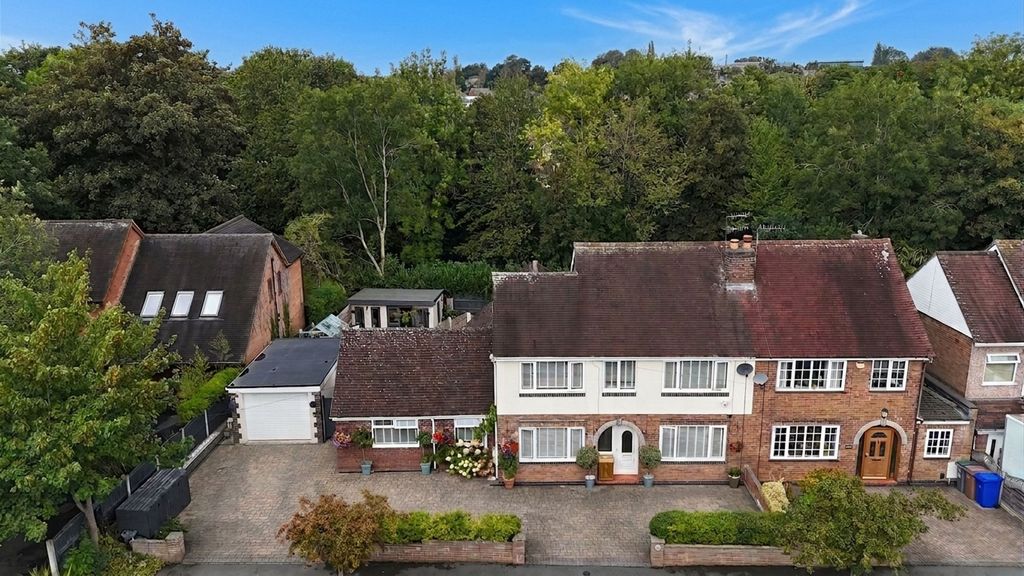 Property photo 1 of 44