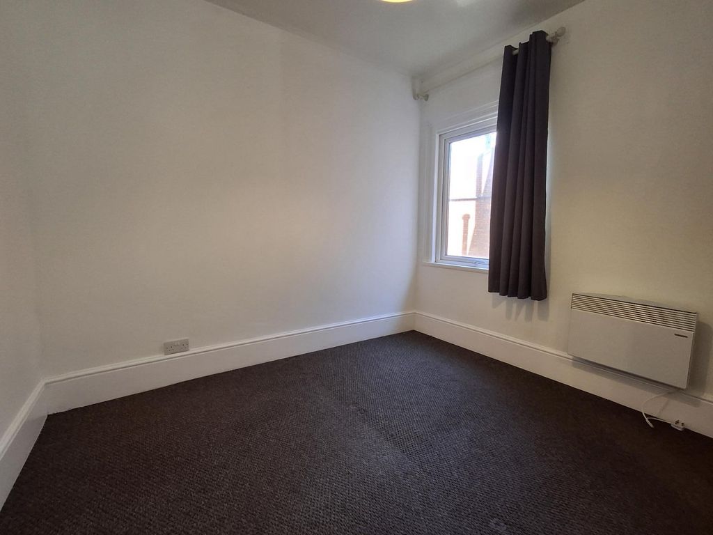 Property photo 3 of 6 Https://Cdn.Rmcloud.Online/Rmc-Temp-Live/Lloyds/70851095Ad67B8388131F52Bf2d696F2.Jpg