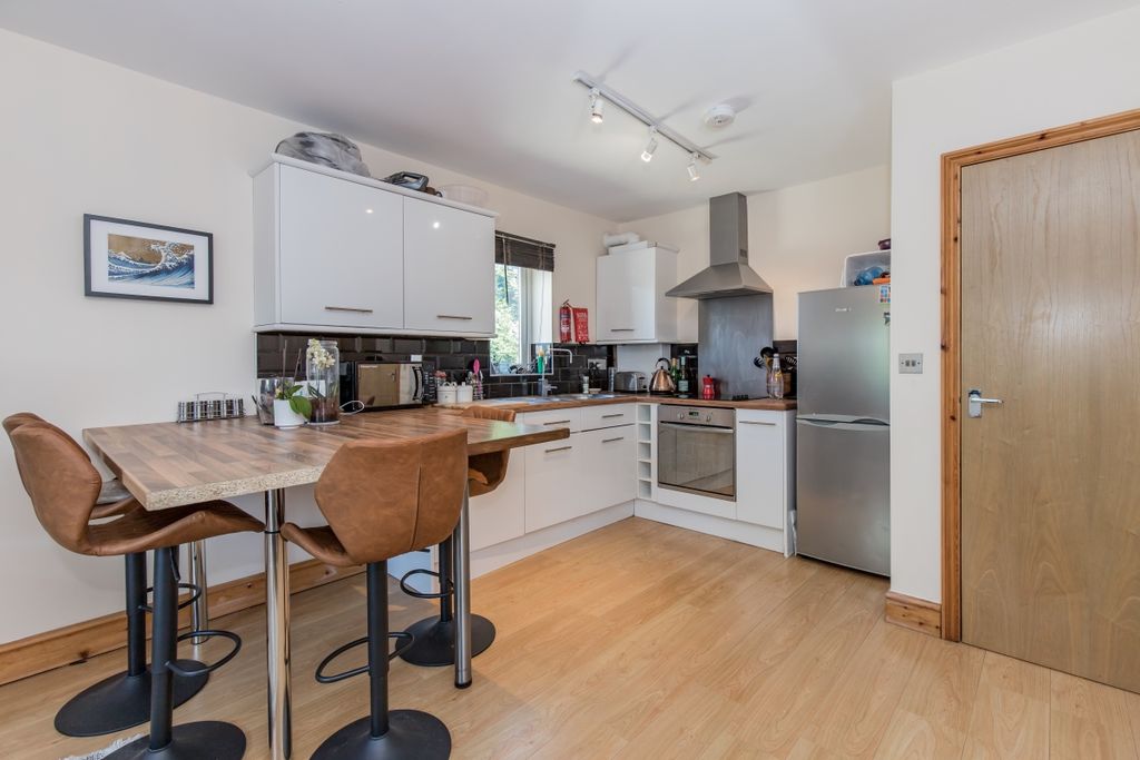 Property photo 2 of 10 97738