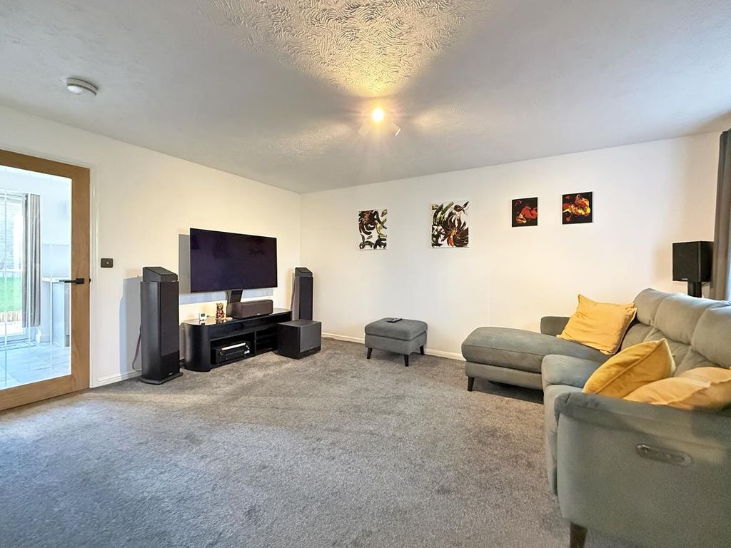 Property photo 2 of 15 Frobisher Approach 28 - Lounge 3.Jpg