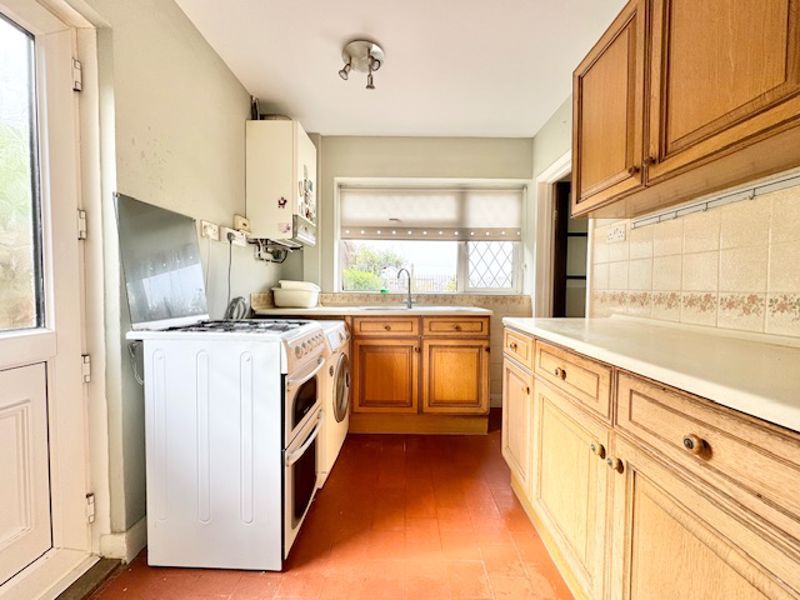 Property photo 3 of 18 Kitchen
