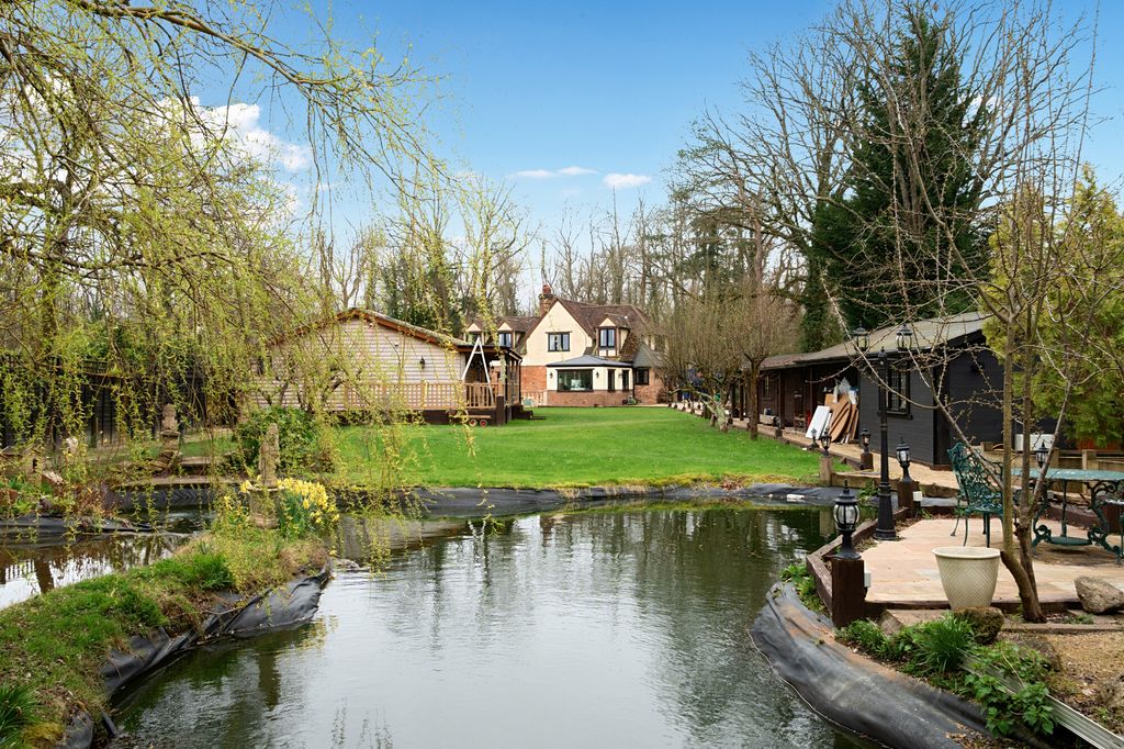 Property photo 1 of 22
