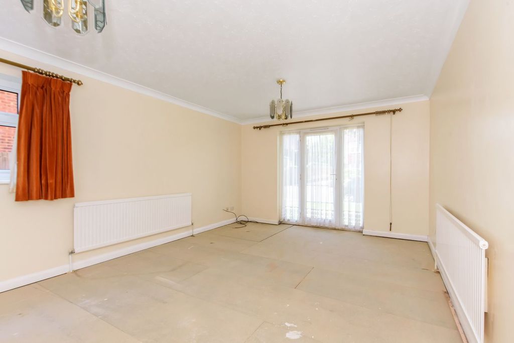 Property photo 2 of 7