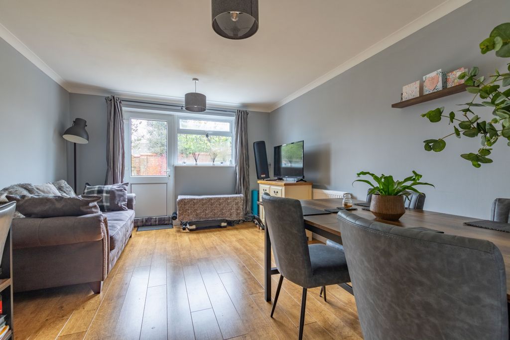 Property photo 2 of 8 Picture No. 04