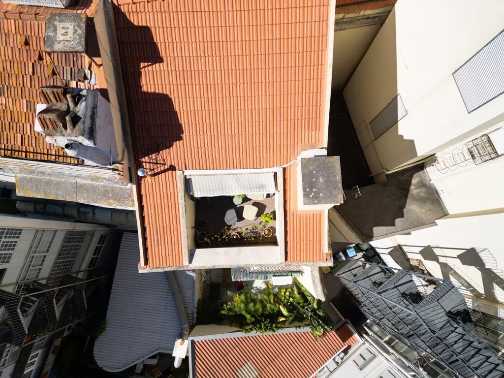 Property photo 2 of 62