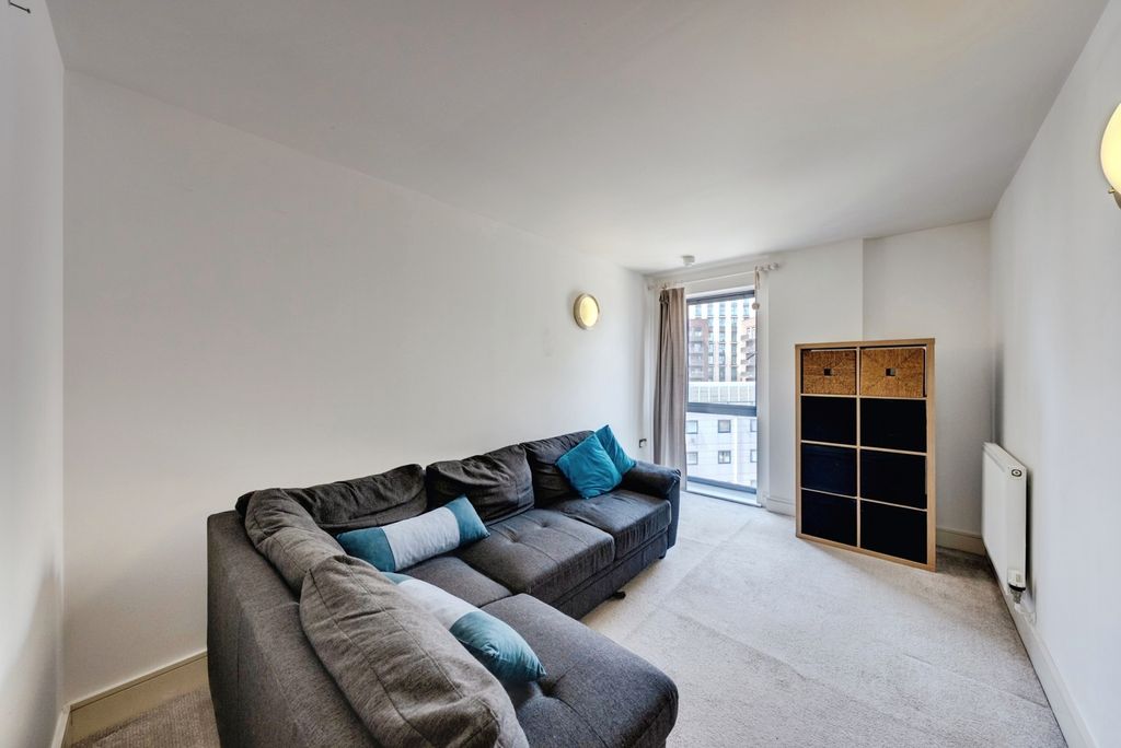 Property photo 3 of 17 Pbox-Img.Jpg