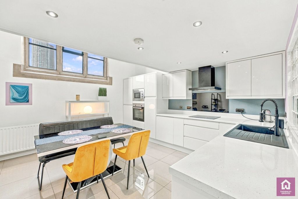 Property photo 2 of 20 Pbox-Img.Jpg