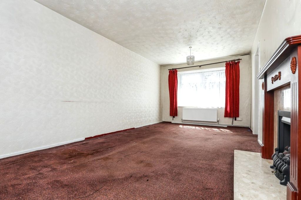 Property photo 3 of 14