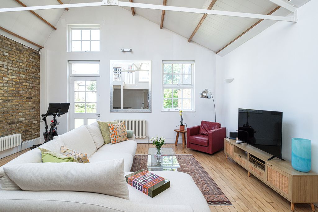 Property photo 3 of 17 Welmar-Mews-8.Jpg