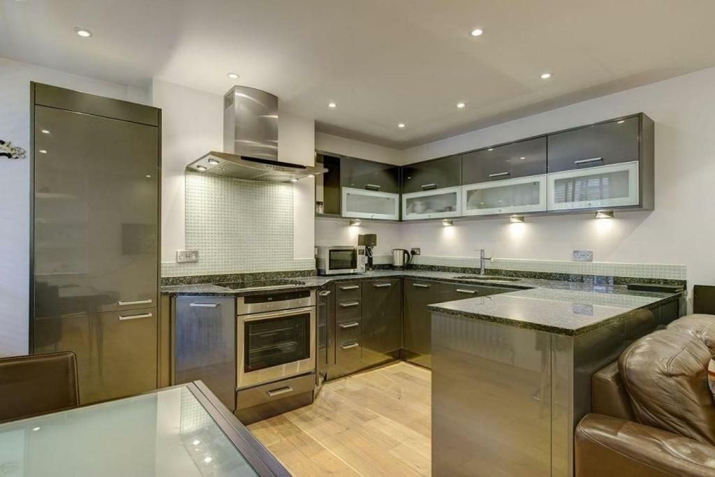 Property photo 3 of 4 Kitchen
