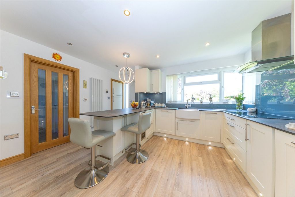 Property photo 3 of 21 Picture No. 08
