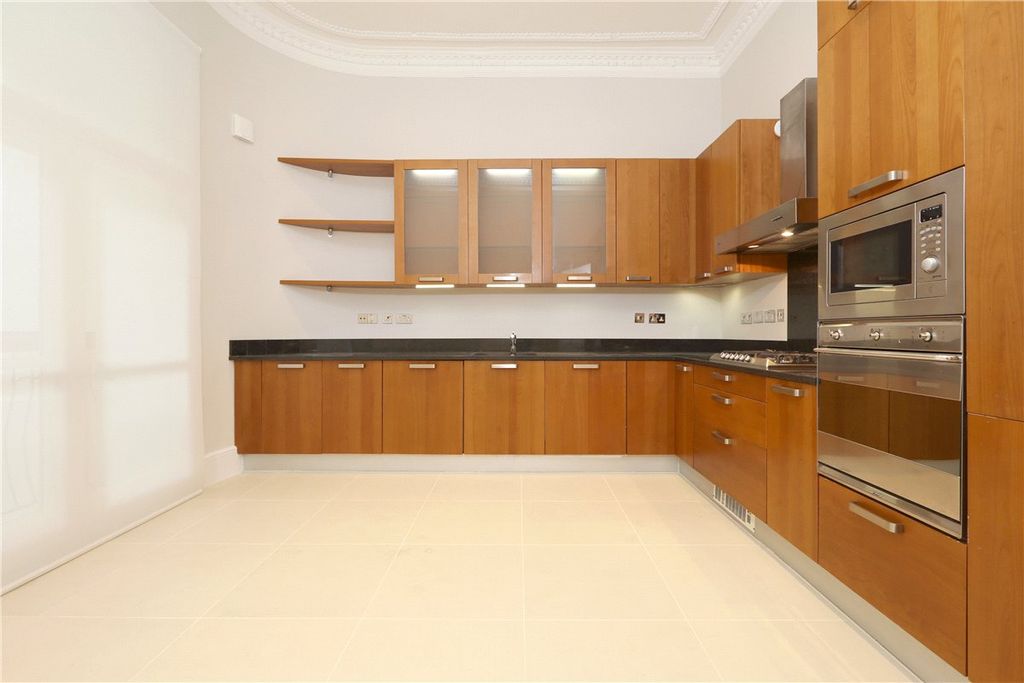Property photo 2 of 9 Picture No. 12