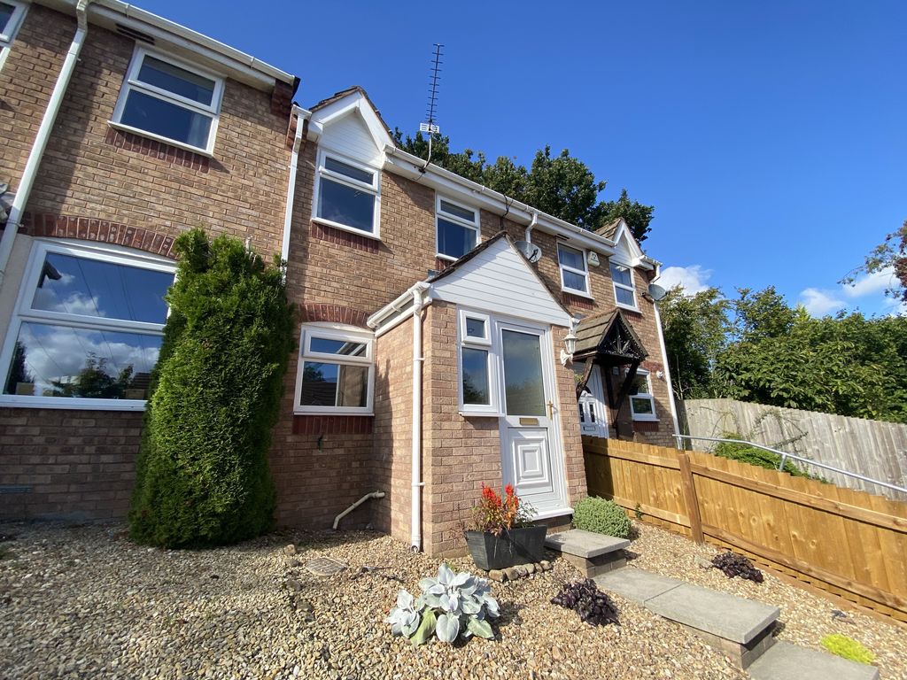 Property photo 1 of 12 Image00008
