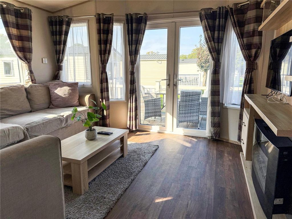 Property photo 2 of 19 Picture No. 34