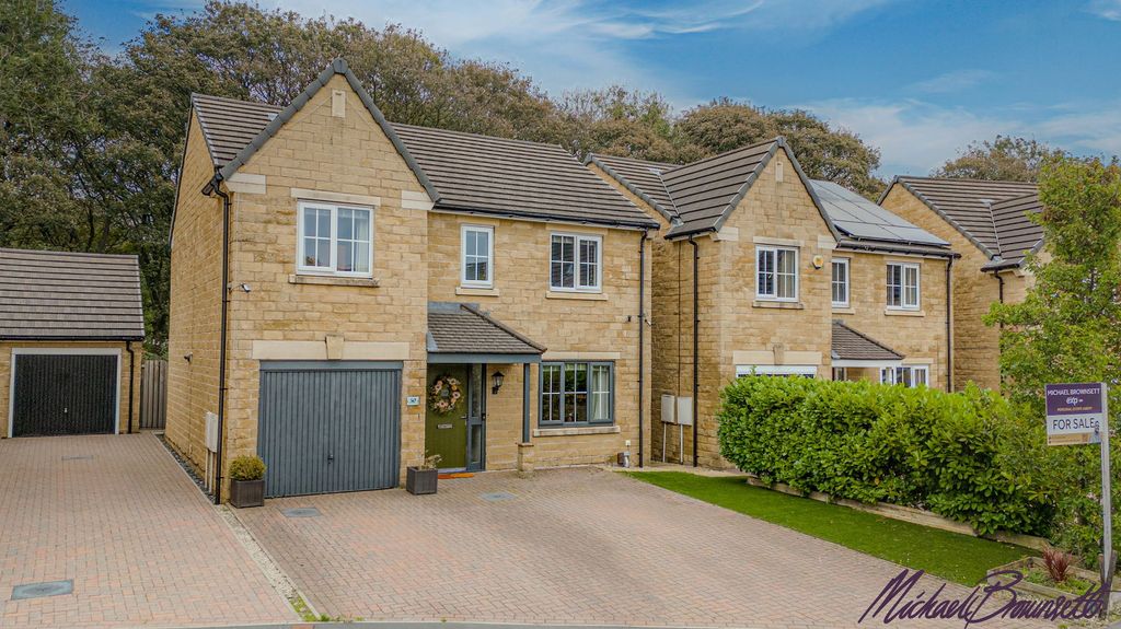 Property photo 2 of 28