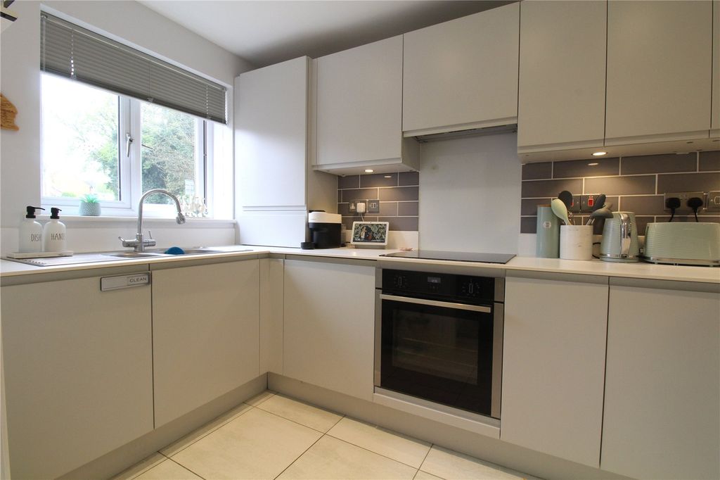 Property photo 2 of 23 Picture No. 14