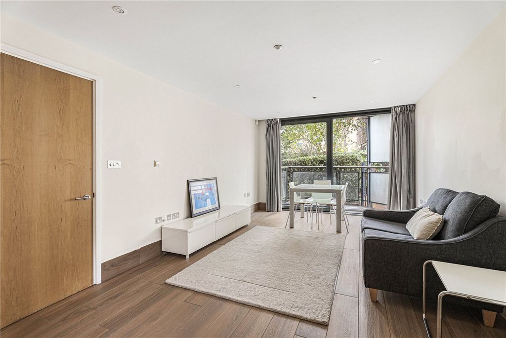 Property photo 2 of 18 Picture No. 31