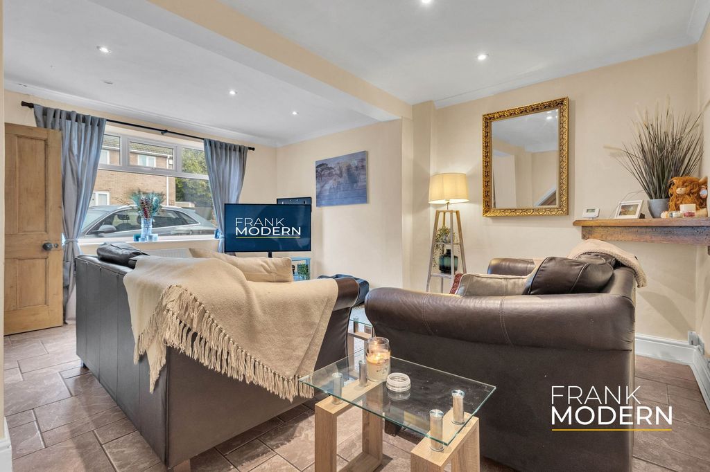 Property photo 2 of 30 Living Room