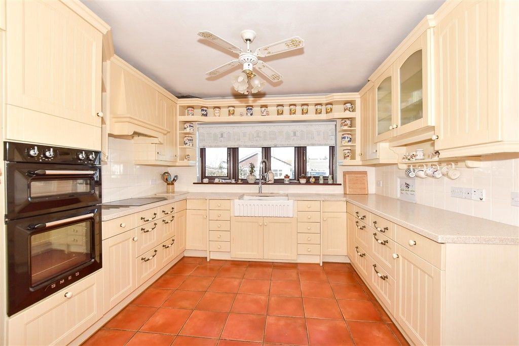 Property photo 1 of 17 Kitchen