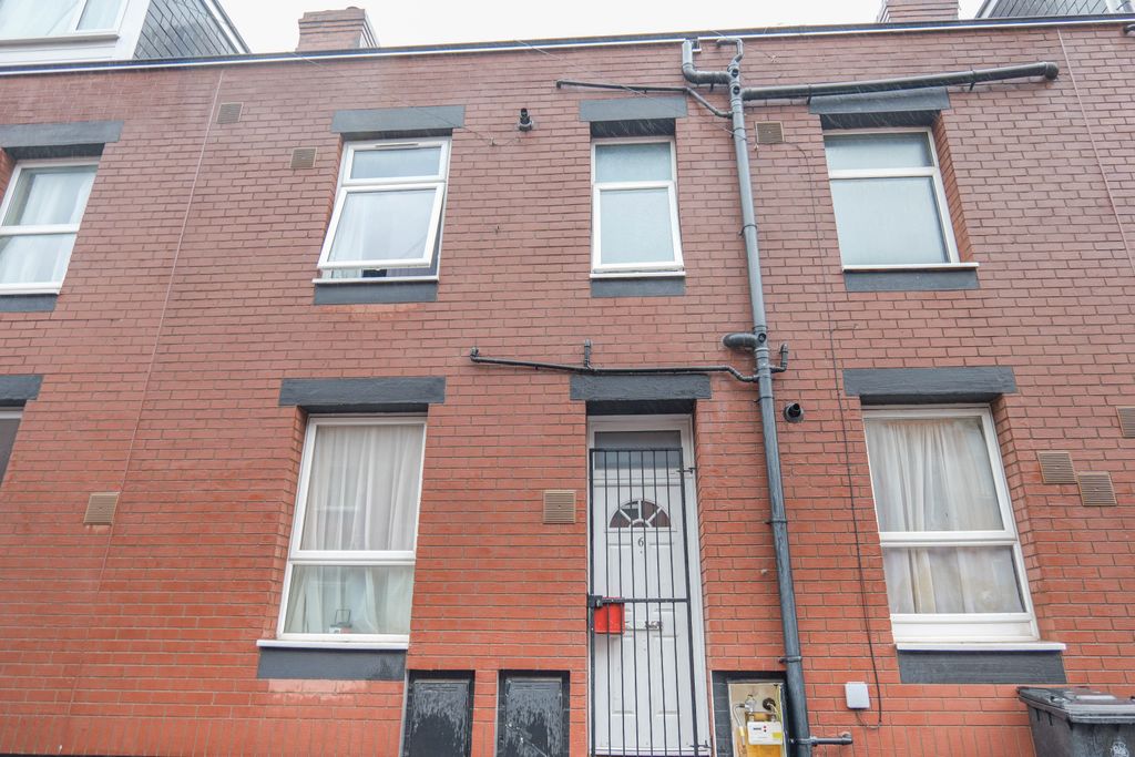 Property photo 1 of 28