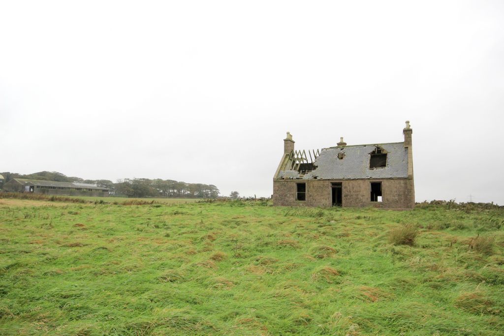 Property photo 1 of 4 External