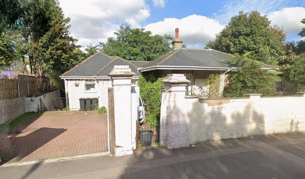 Property photo 1 of 16 Front View