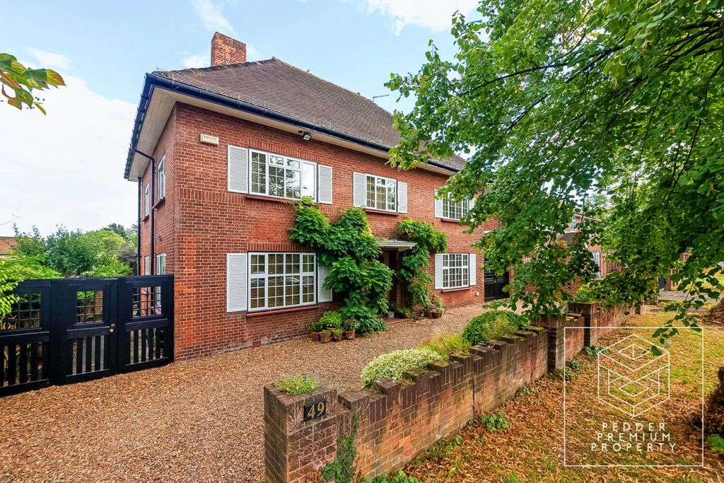 Property photo 1 of 27 1
