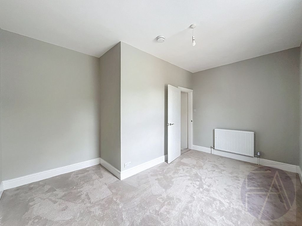 Property photo 3 of 13 4403184