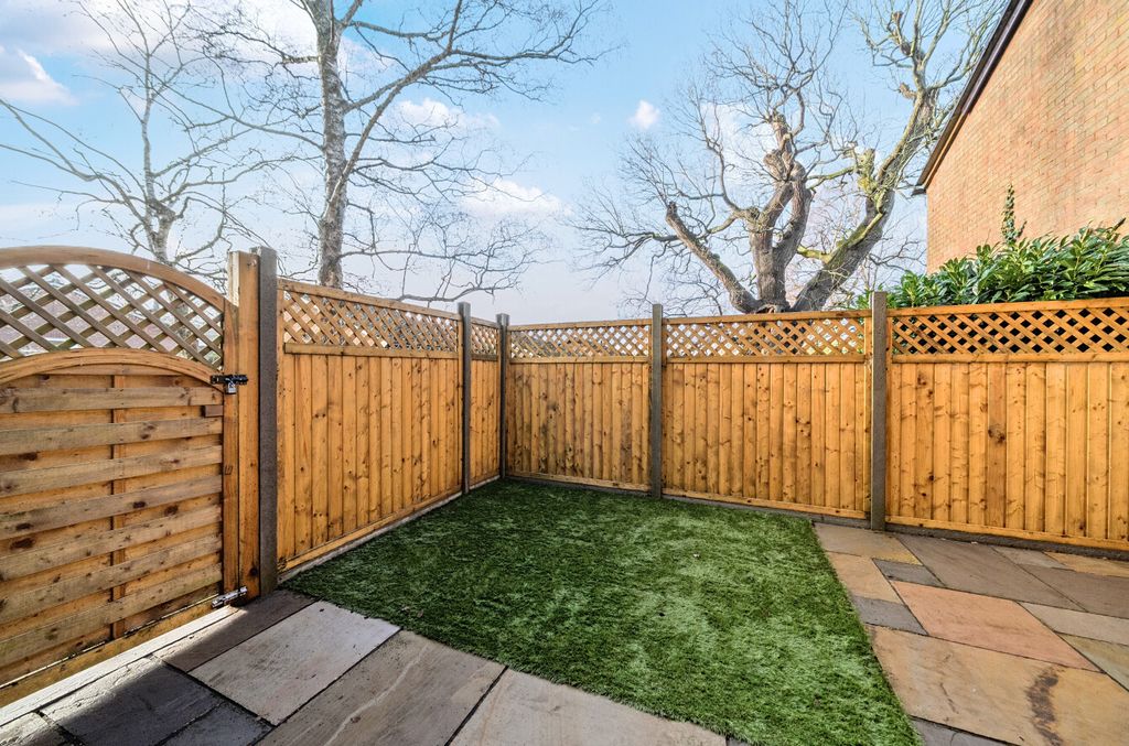 Property photo 2 of 14 1404906-12-69831A...