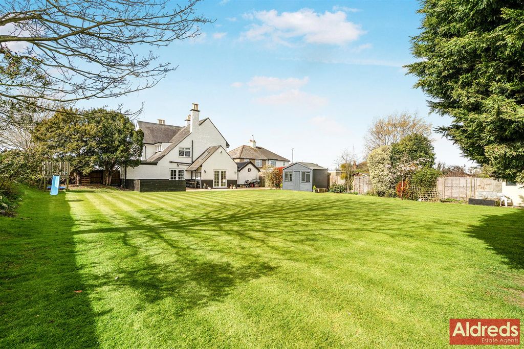 Property photo 2 of 30