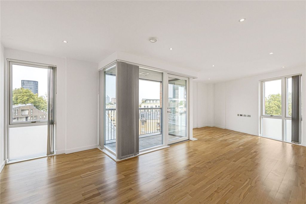 Property photo 2 of 29 Picture No. 88