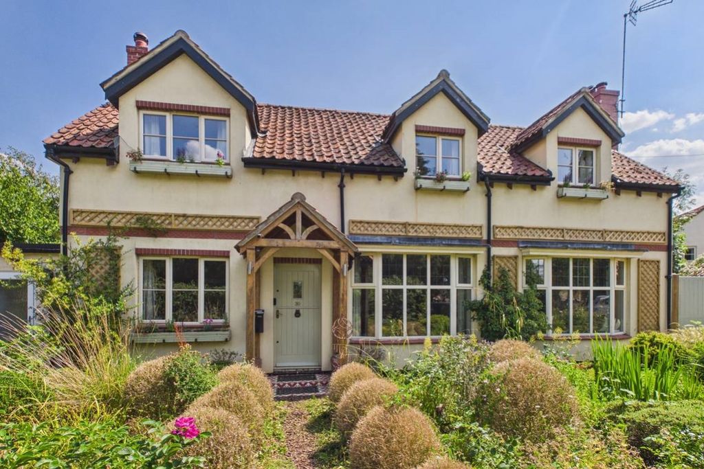 Property photo 1 of 37 Cam04671G0-Pr0211-Still006-Thumbnail-H750-70