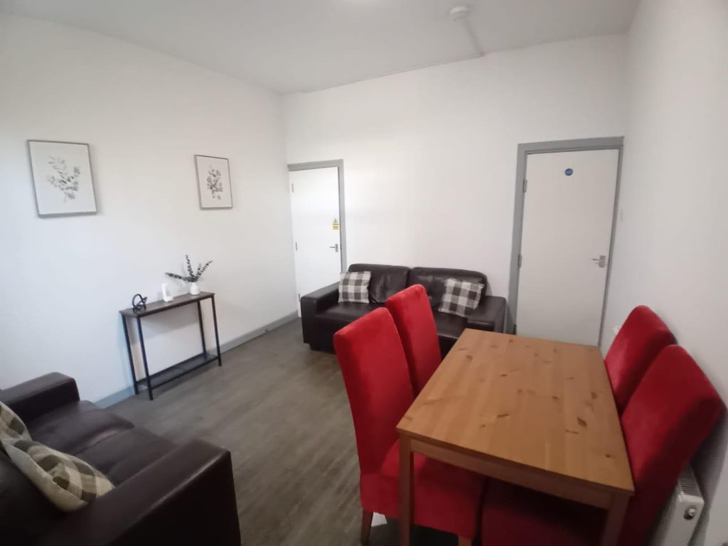 Property photo 3 of 10 Lounge Diner