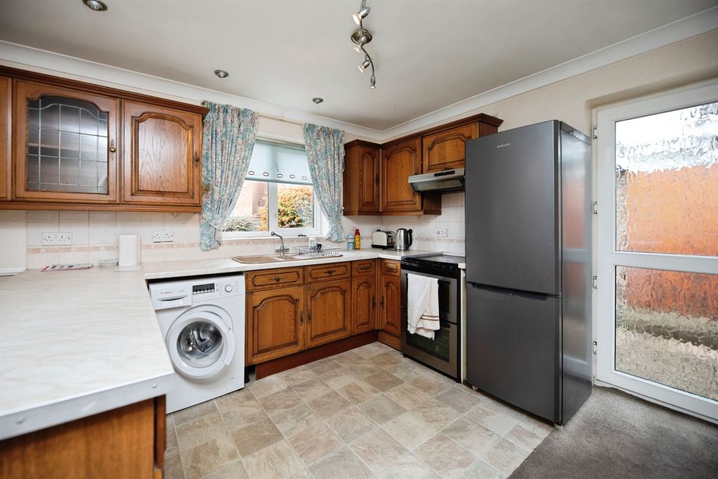 Property photo 2 of 17