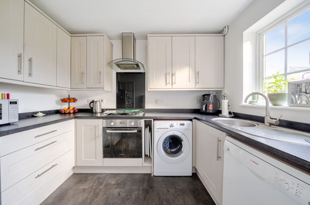 Property photo 2 of 17 1400563-6-697c85A...