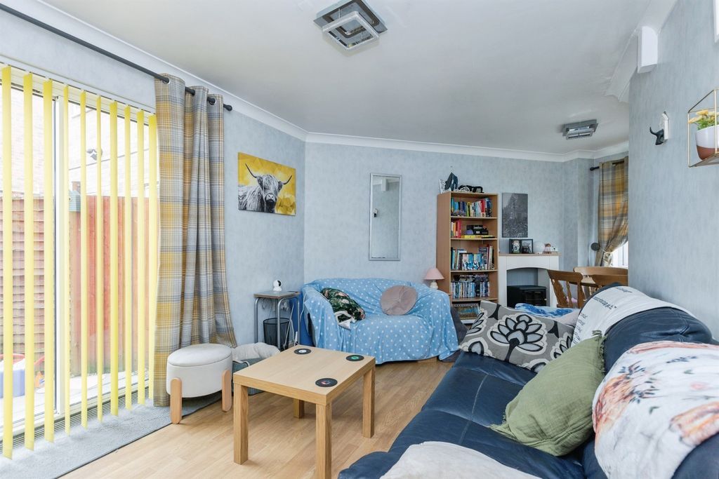 Property photo 2 of 19