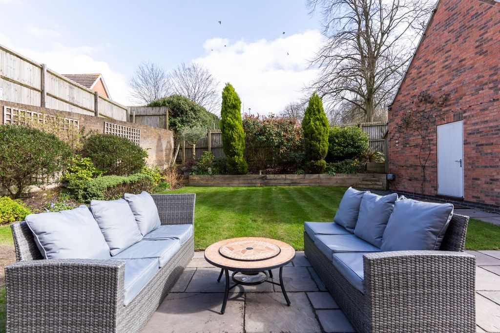 Property photo 3 of 43