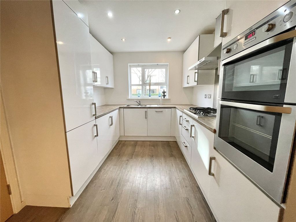 Property photo 3 of 15 Picture No. 02