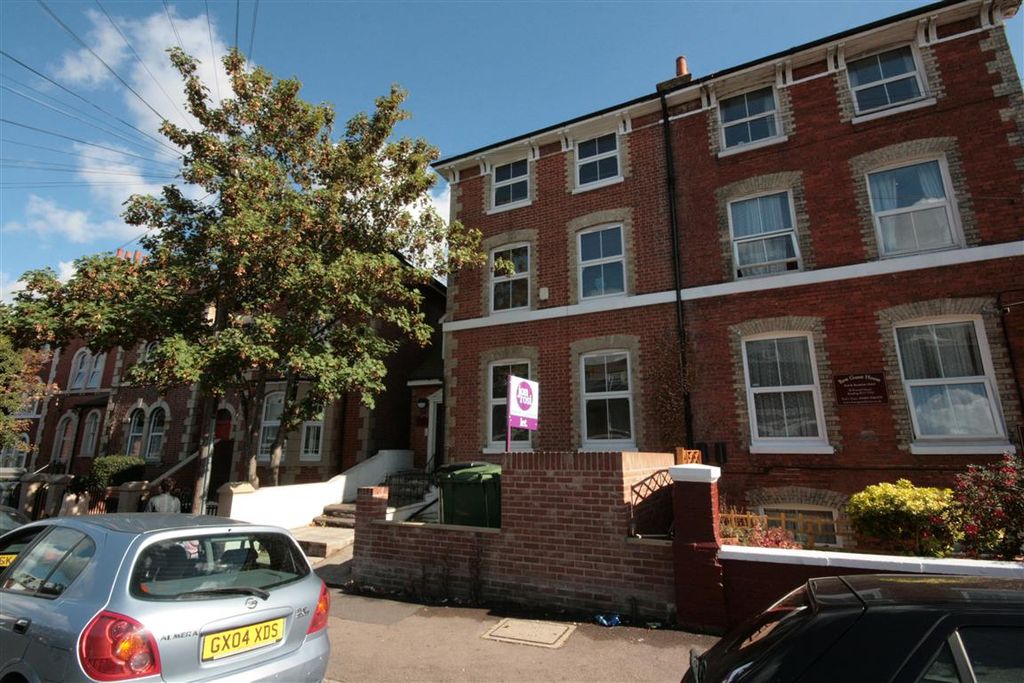 Property photo 1 of 5