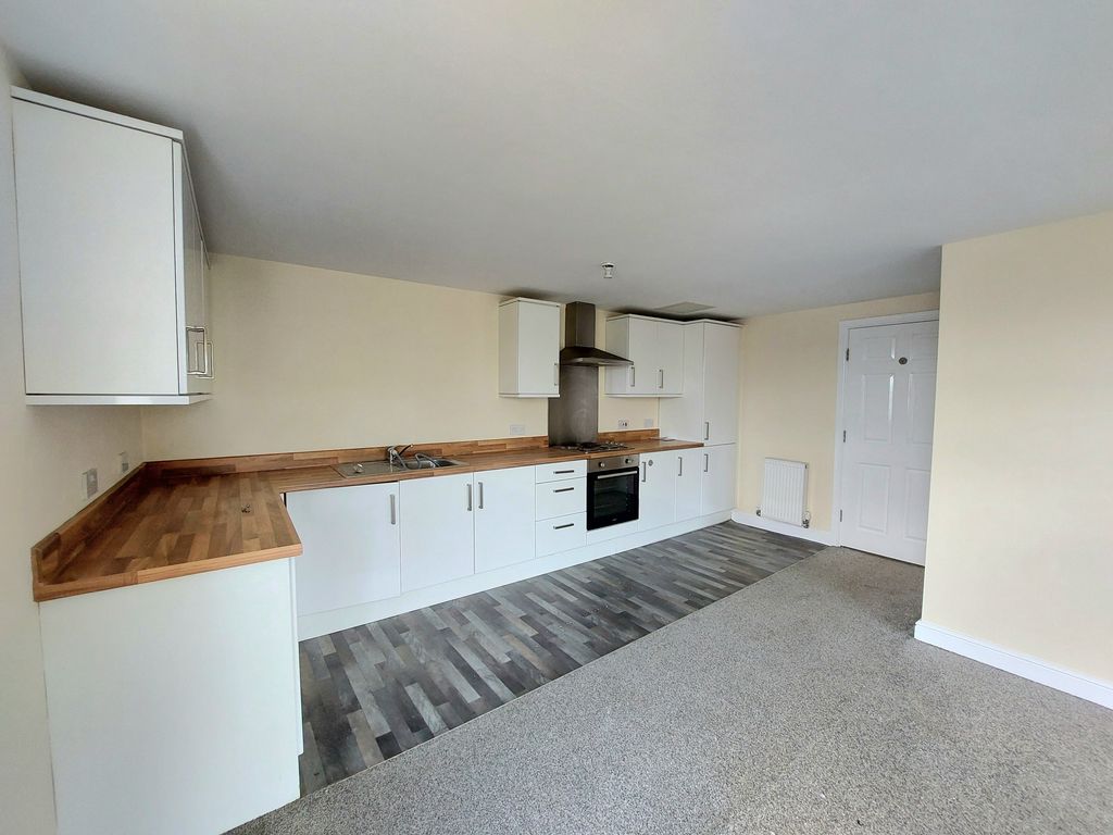 Property photo 3 of 9 Kitchen