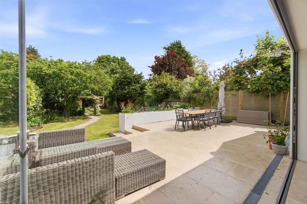 Property photo 2 of 21 Picture No. 20