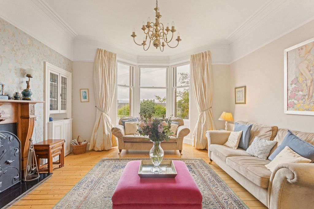 Property photo 3 of 54