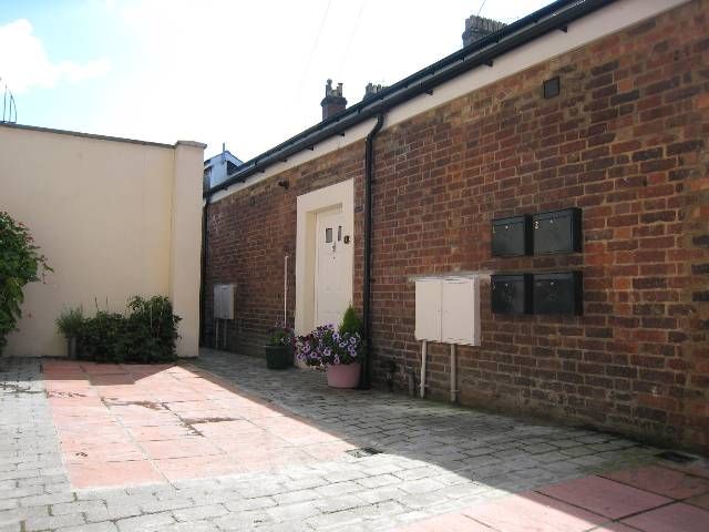 Property photo 1 of 6 3 Duncans Mews
